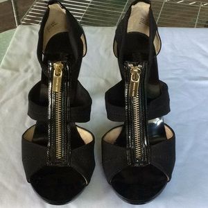 Michael Kors zip up heel